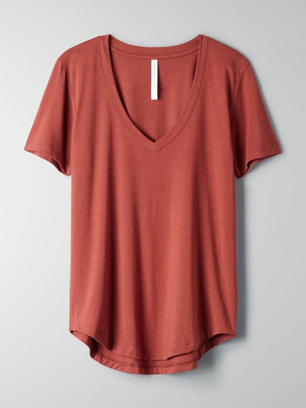 ARITZIA THE GROUP OF BABATON Foundation V-Neck T-Shirt - Cider Gold